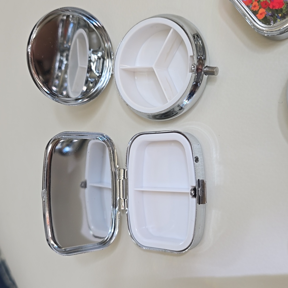 Beautiful  pill boxes - Picture 5 of 5